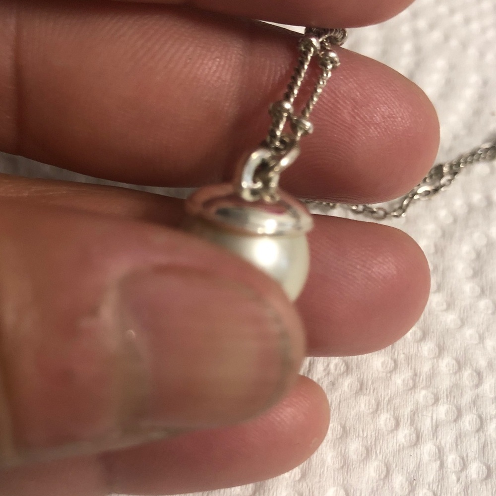 The Limited Silver Necklace with Pearl Pendant - Picture 2 of 9